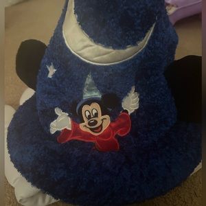Disney sorcerer Mickey Mouse and gloves